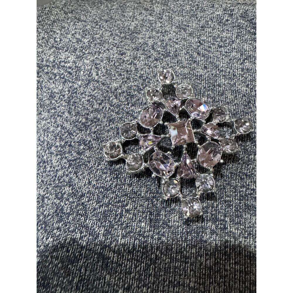 Vintage Rhinestone Snowflake Brooch – Silver Tone